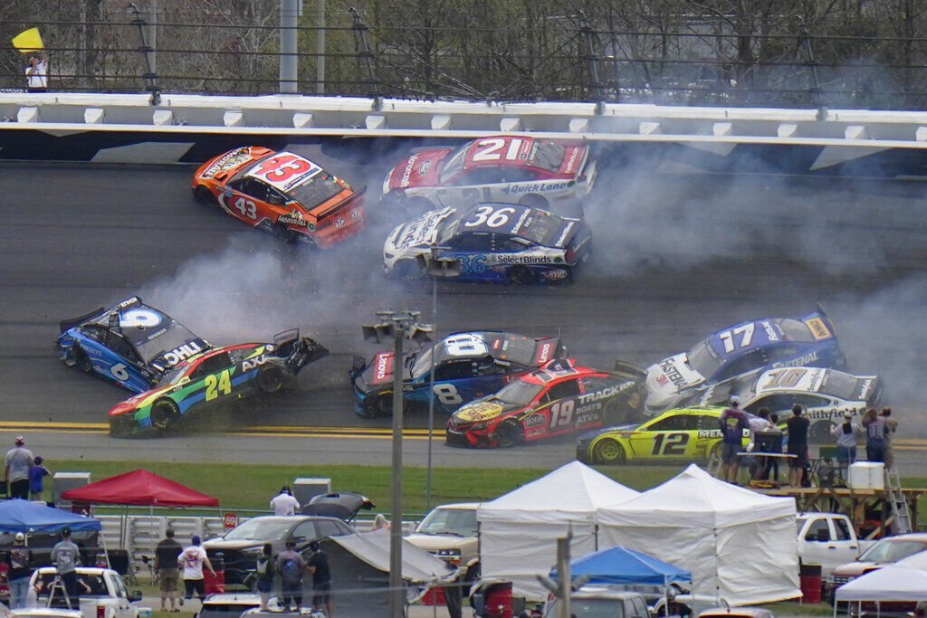 APTOPIX NASCAR Daytona 500 Auto Racing